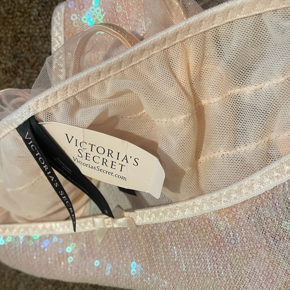VICTORIAS SECRET Sequin Ruffle Panty - Picture 4 of 4